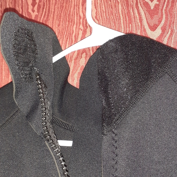 NWOT REALON WETSUIT UNISEX SIZE XL SHORT SLEEVE HALF SHORTS SURFING SWIM WATER - Picture 6 of 7